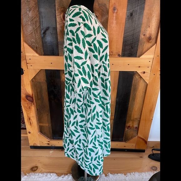 Green Leaf Print Dress - Picture 4 of 7